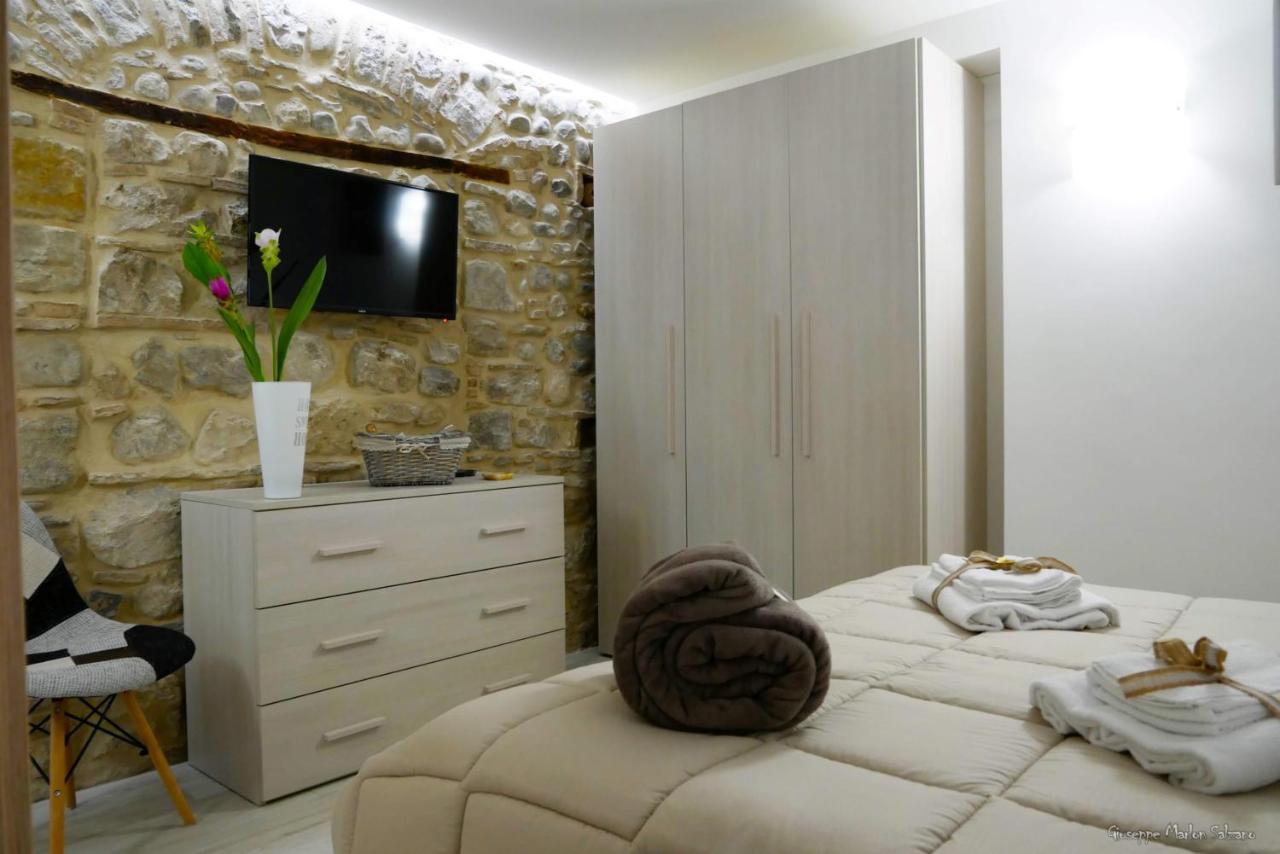 B&B Al Teatro Romano เบเนเวนโต ภายนอก รูปภาพ